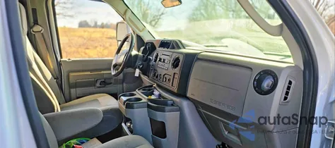 2017 Ford Econoline E350 Super Duty Cutaway Van z USA, uszkodzony, nr VIN 1FDWE3FS2HDC37126